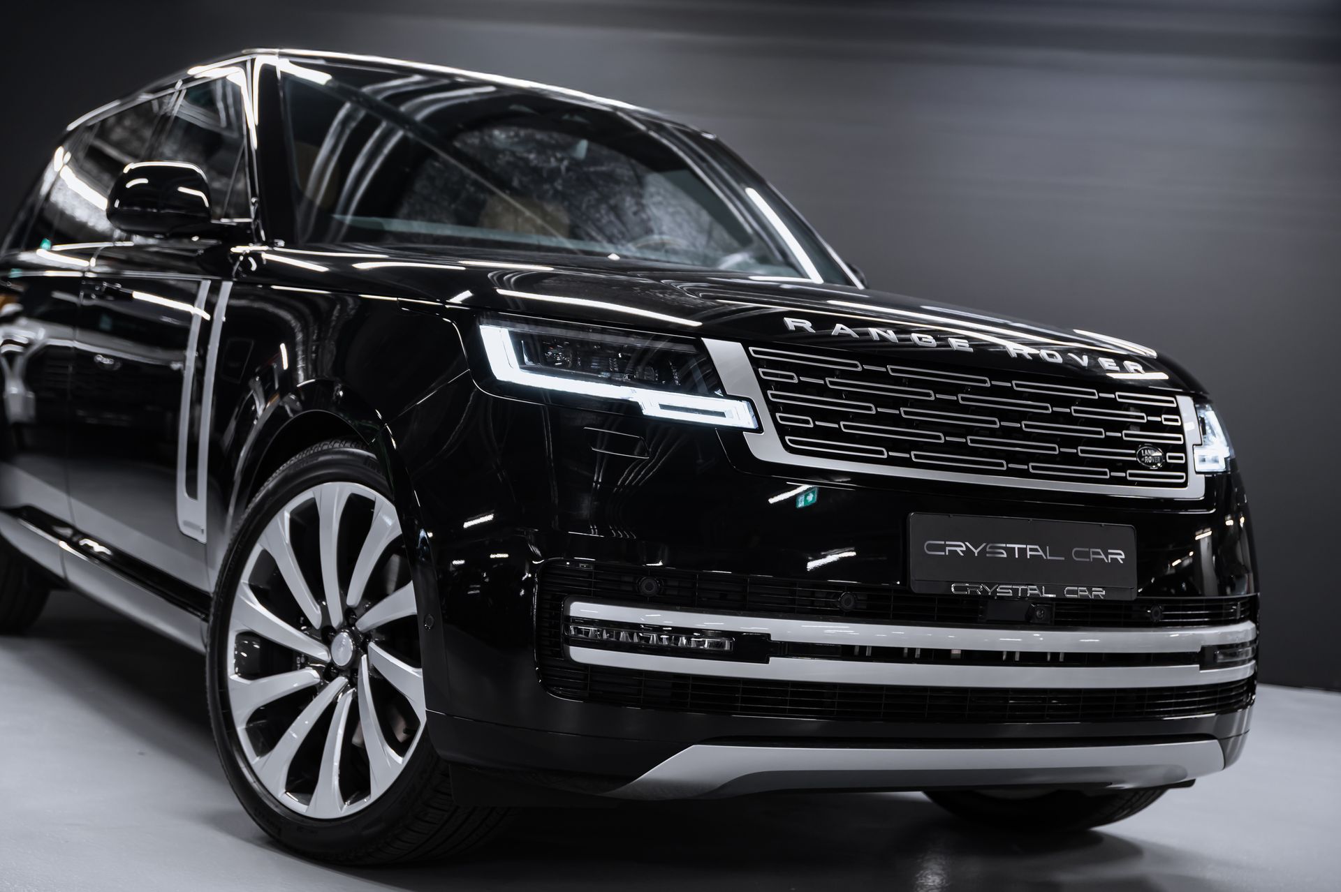 Семиместный Land Rover Range Rover Autobiography D350 Long в Crystal Car под заказ