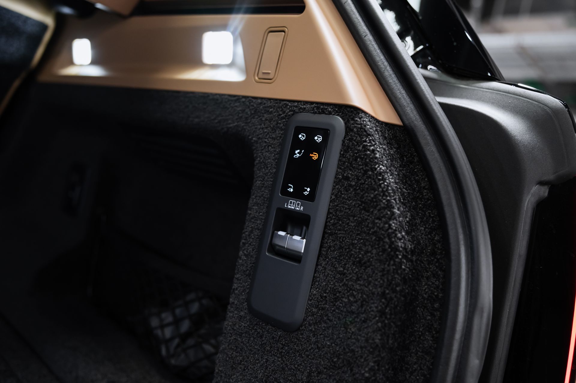 Семиместный Land Rover Range Rover Autobiography D350 Long в Crystal Car под заказ