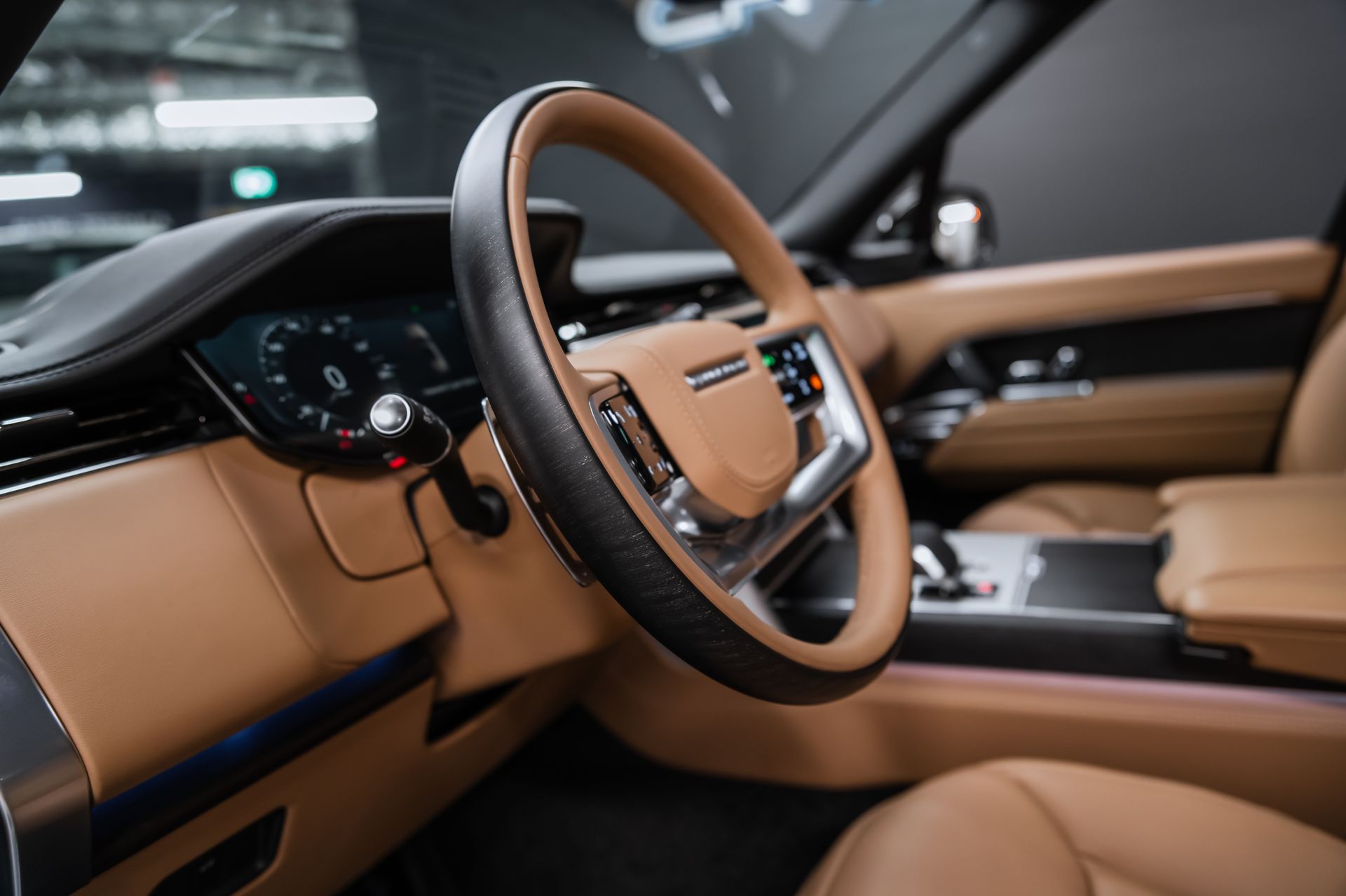 Семиместный Land Rover Range Rover Autobiography D350 Long в Crystal Car под заказ