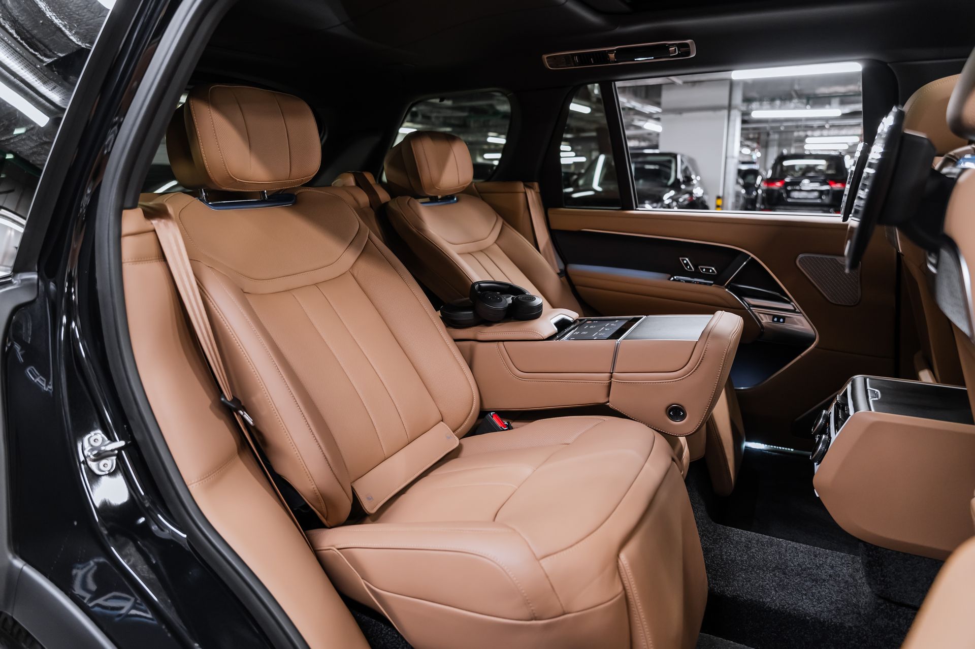 Семиместный Land Rover Range Rover Autobiography D350 Long в Crystal Car под заказ