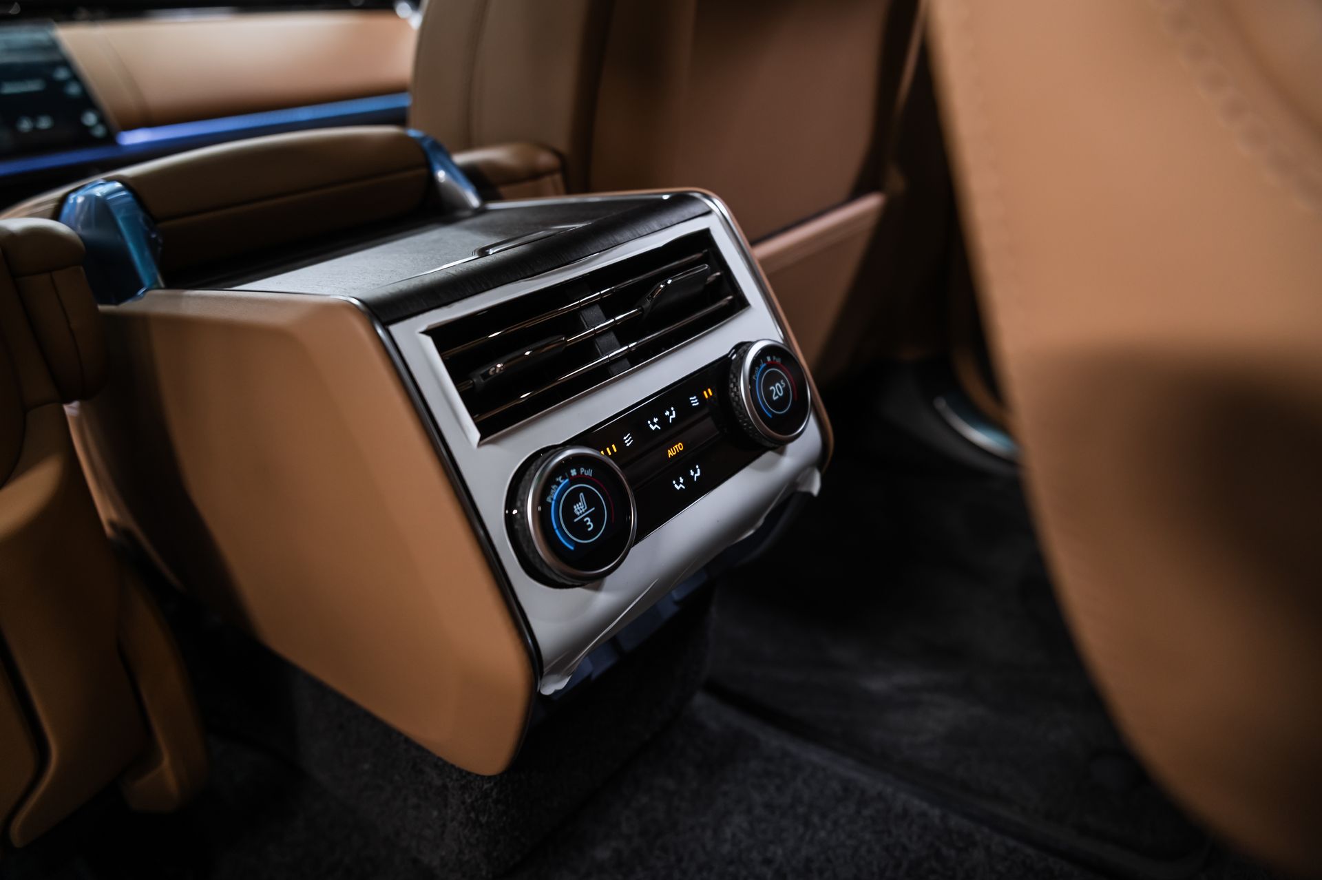 Семиместный Land Rover Range Rover Autobiography D350 Long в Crystal Car под заказ