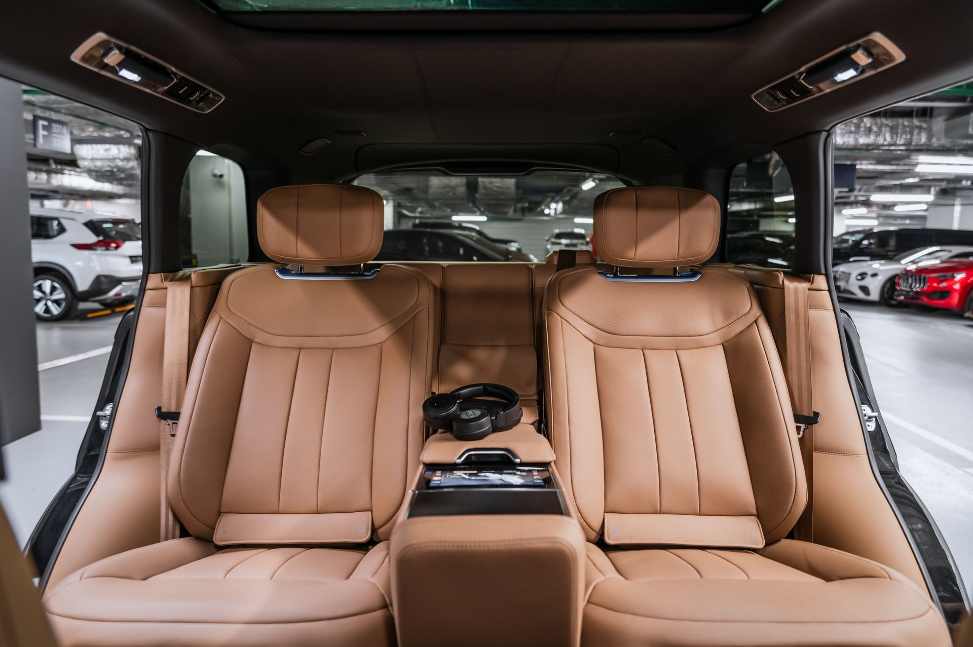 Семиместный Land Rover Range Rover Autobiography D350 Long в Crystal Car под заказ