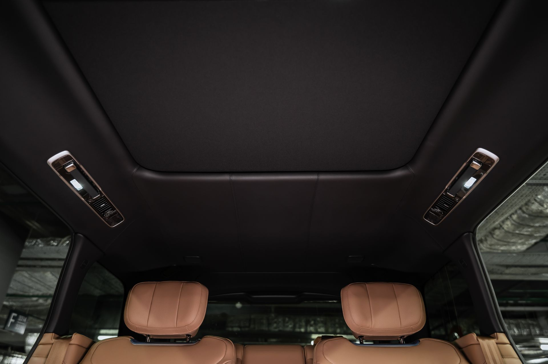 Семиместный Land Rover Range Rover Autobiography D350 Long в Crystal Car под заказ