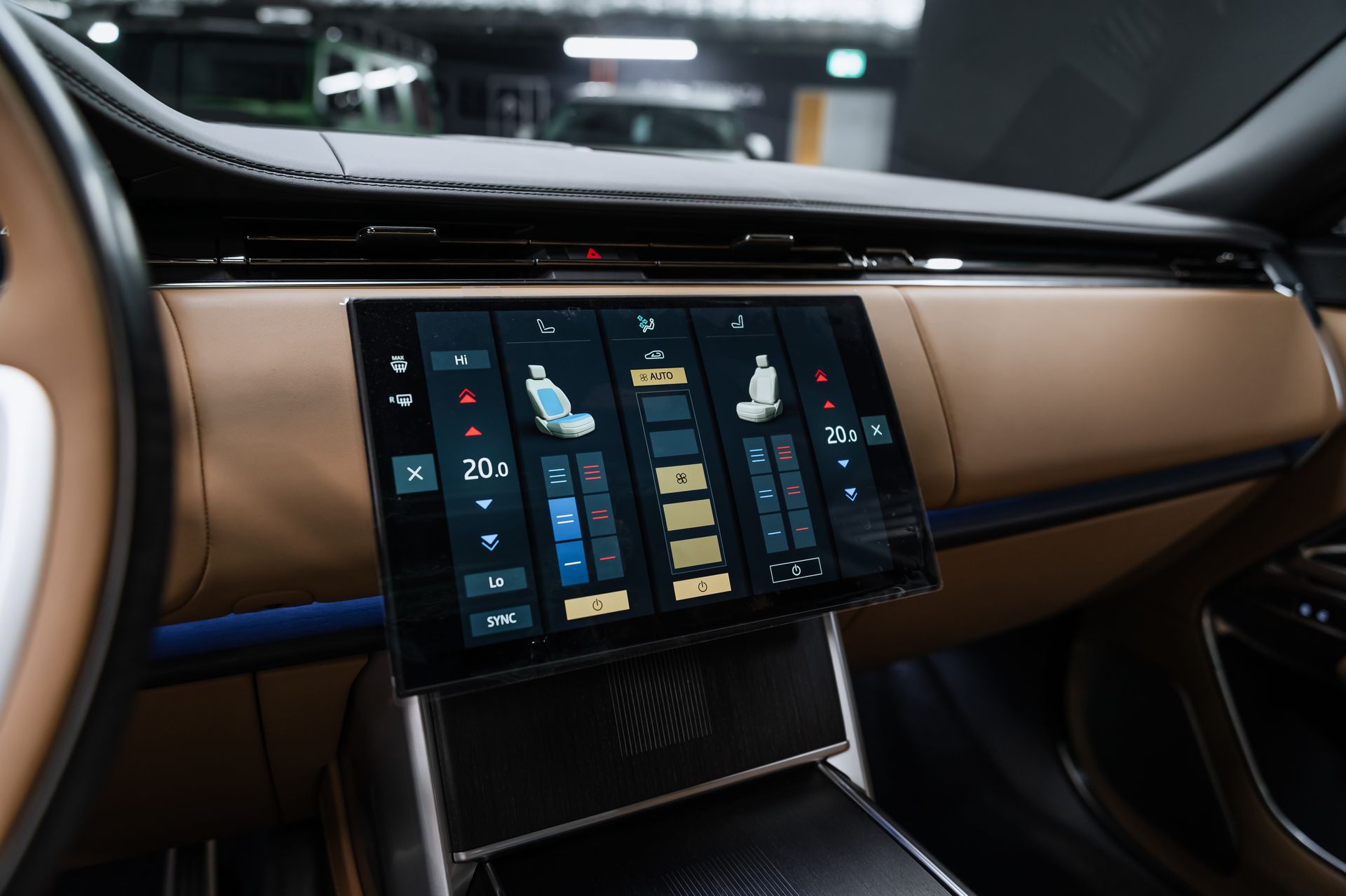 Семиместный Land Rover Range Rover Autobiography D350 Long в Crystal Car под заказ