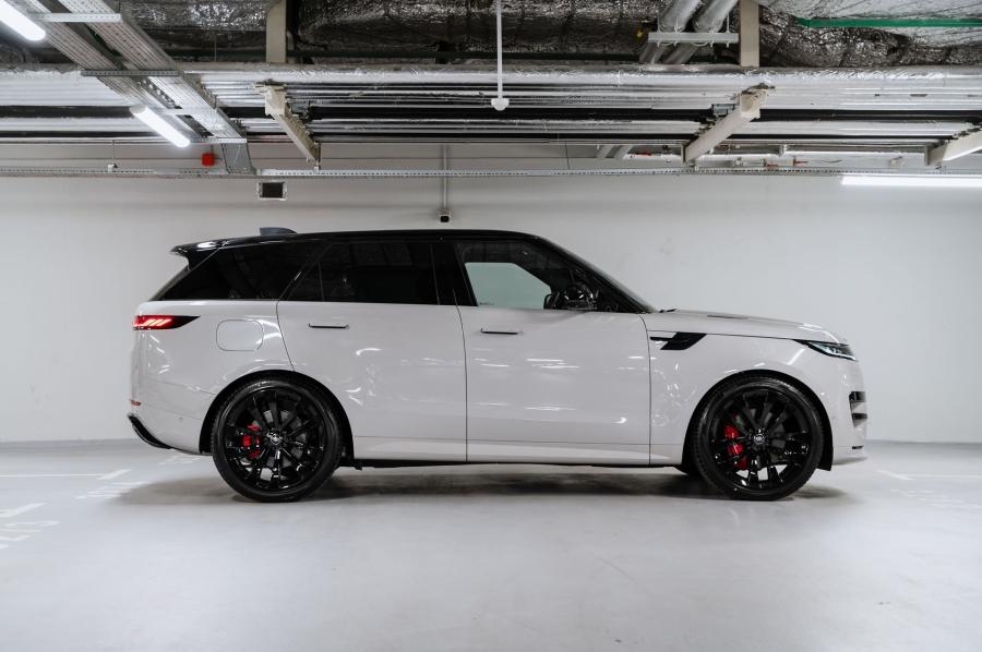 Белый Land Rover Range Rover Sport Autobiography в Crystal Car под заказ