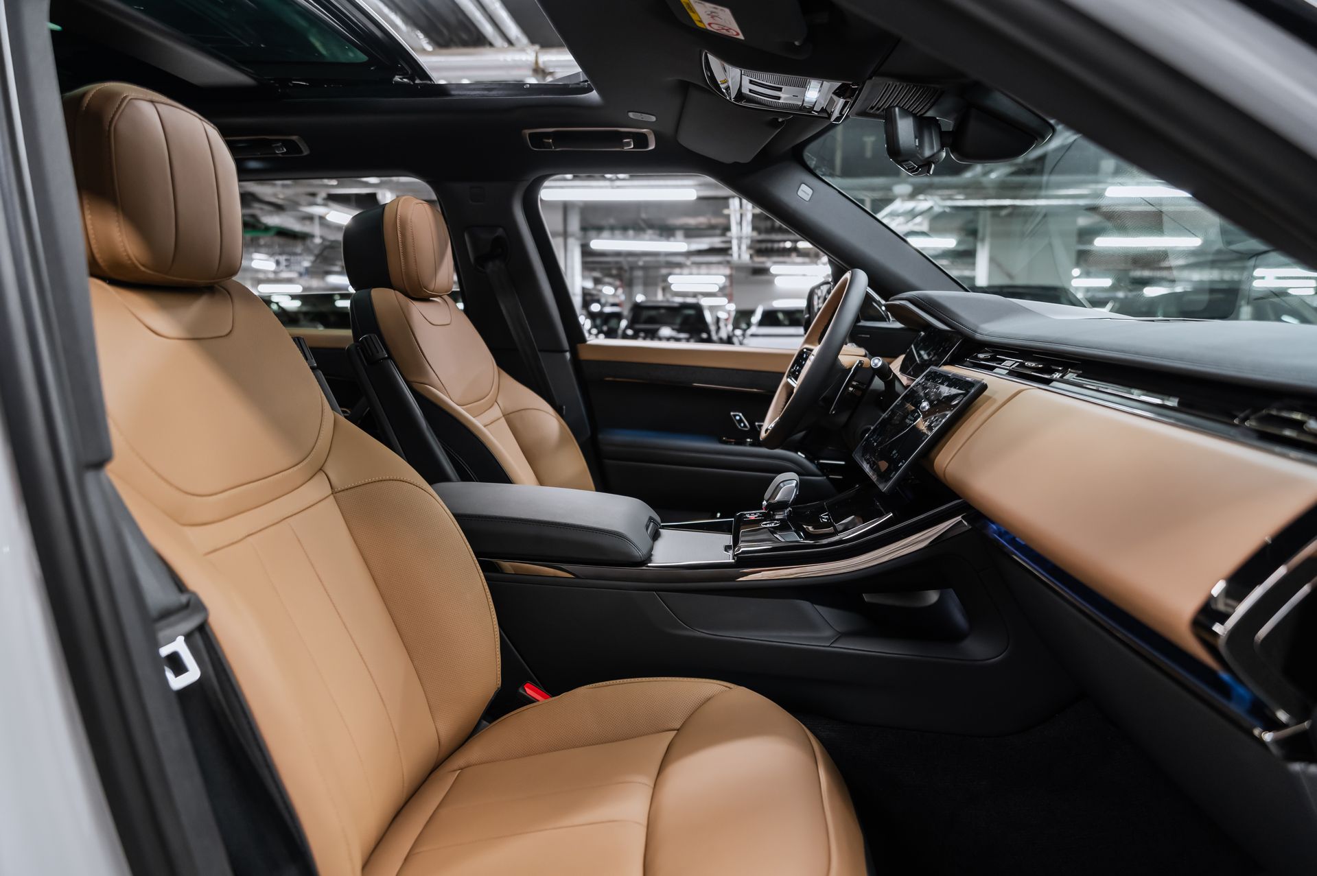 Белый Land Rover Range Rover Sport Autobiography в Crystal Car под заказ