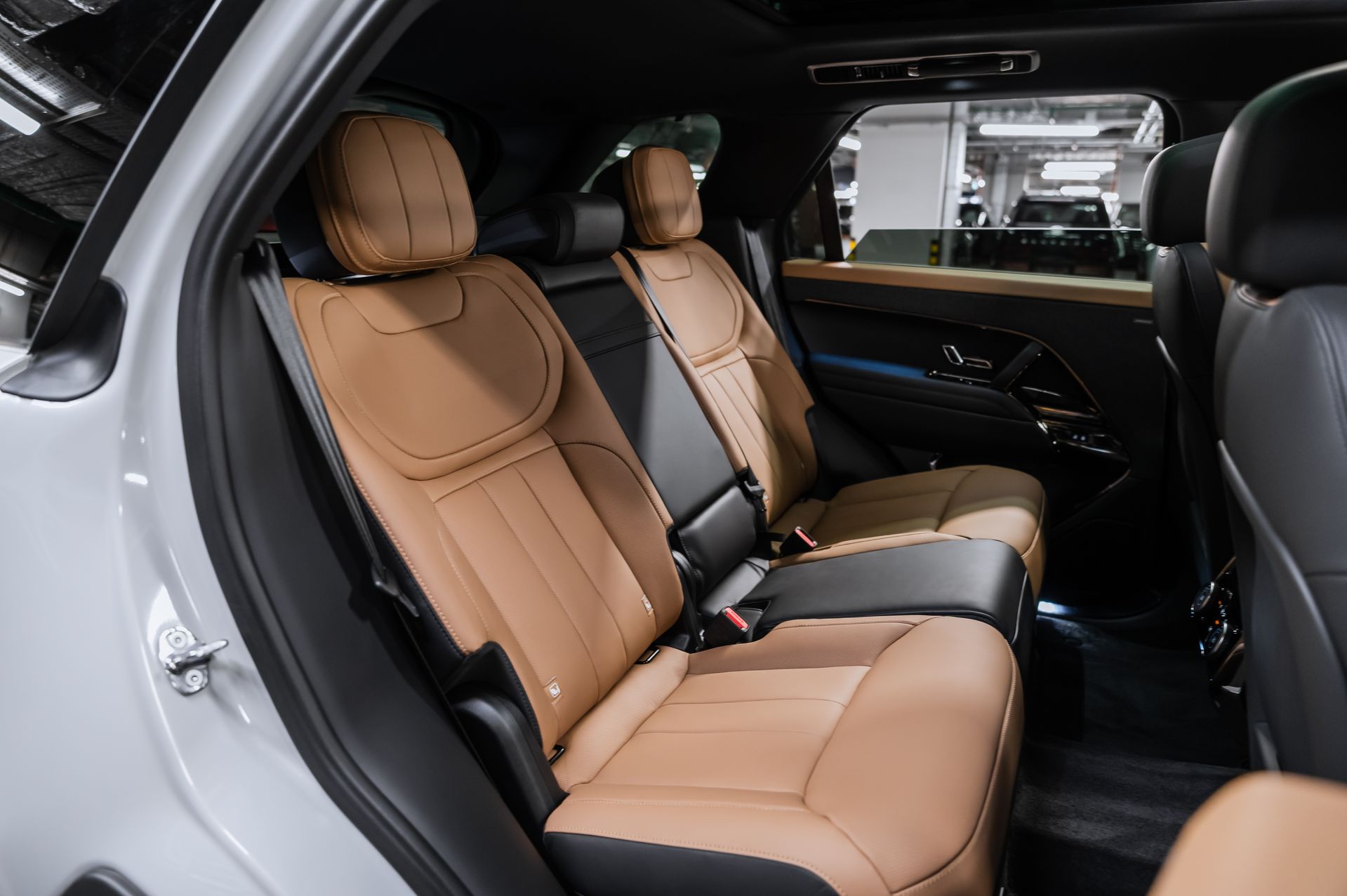 Белый Land Rover Range Rover Sport Autobiography в Crystal Car под заказ