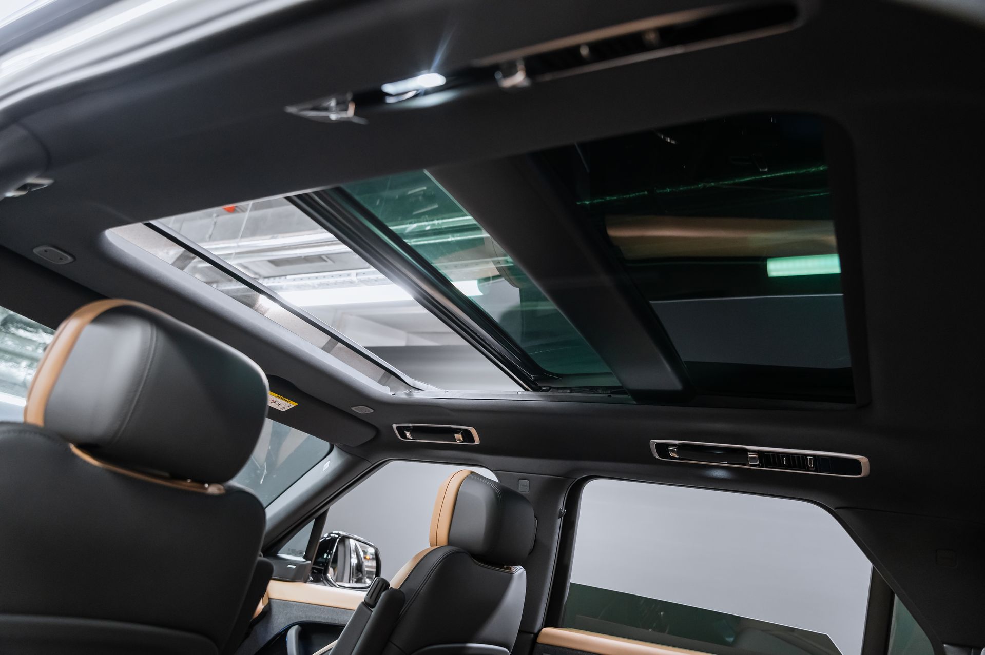 Белый Land Rover Range Rover Sport Autobiography в Crystal Car под заказ