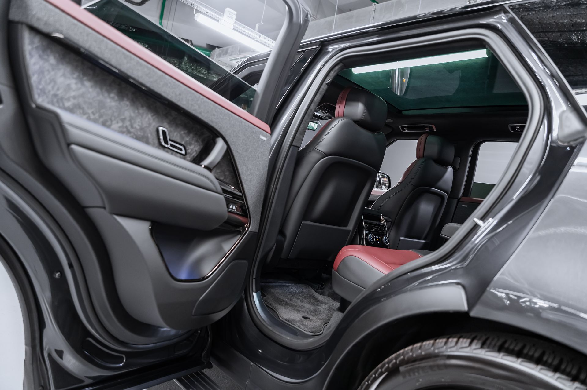 СерыйLand Rover Range Rover Sport Autobiography в Crystal Car под заказ