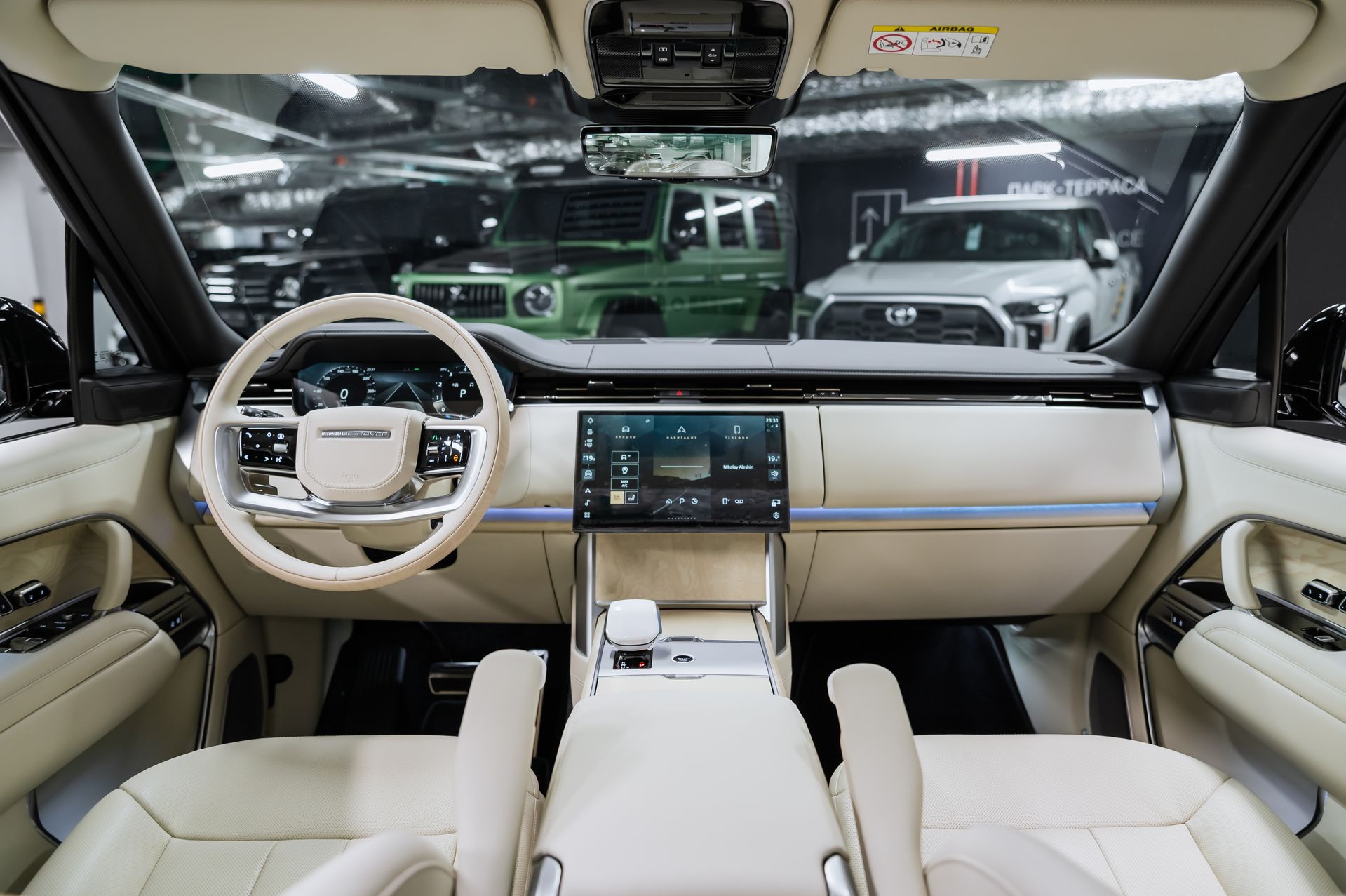 Серый Land Rover Range Rover SV в Crystal Car под заказ