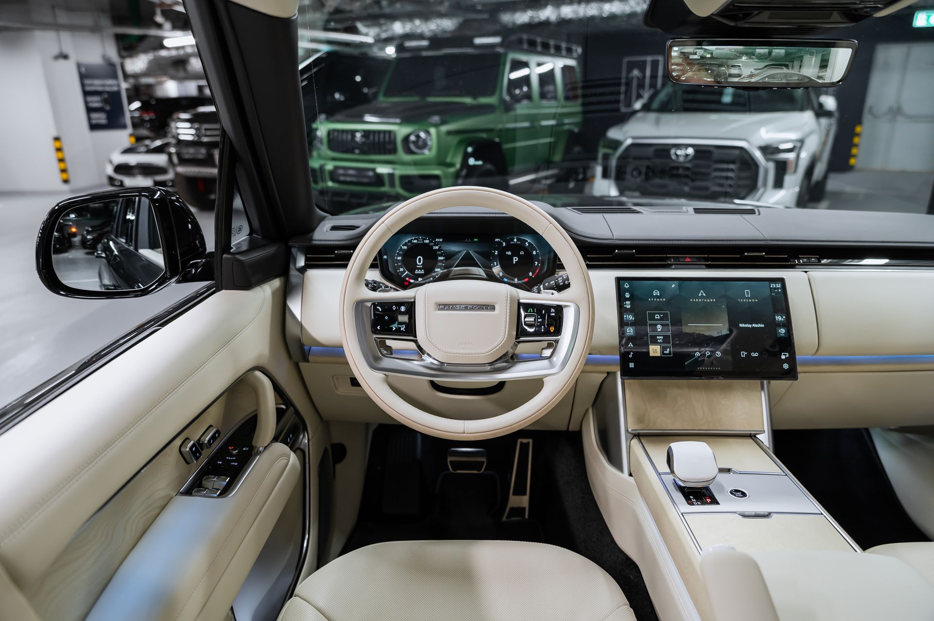 Серый Land Rover Range Rover SV в Crystal Car под заказ