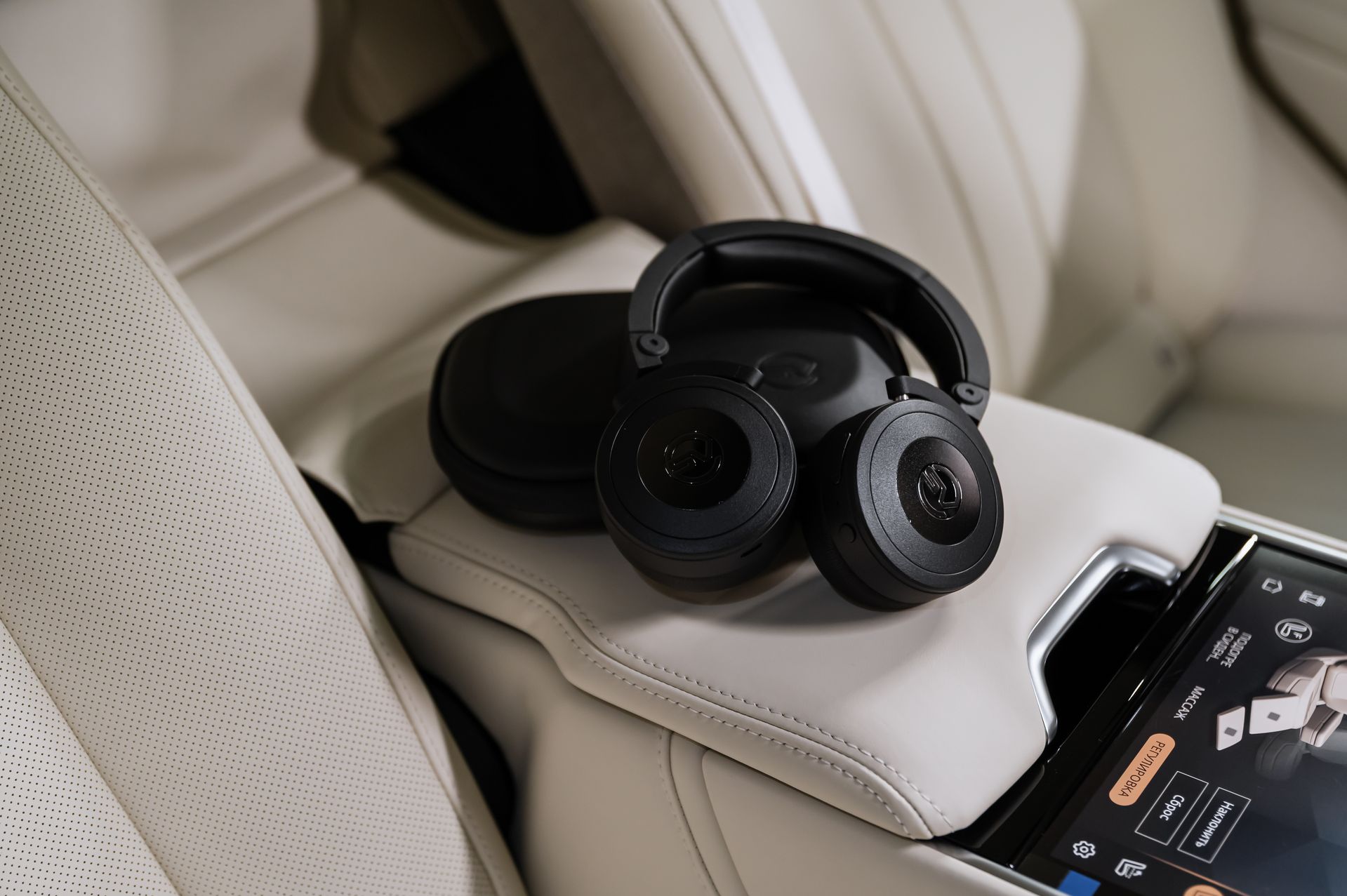 Серый Land Rover Range Rover SV в Crystal Car под заказ