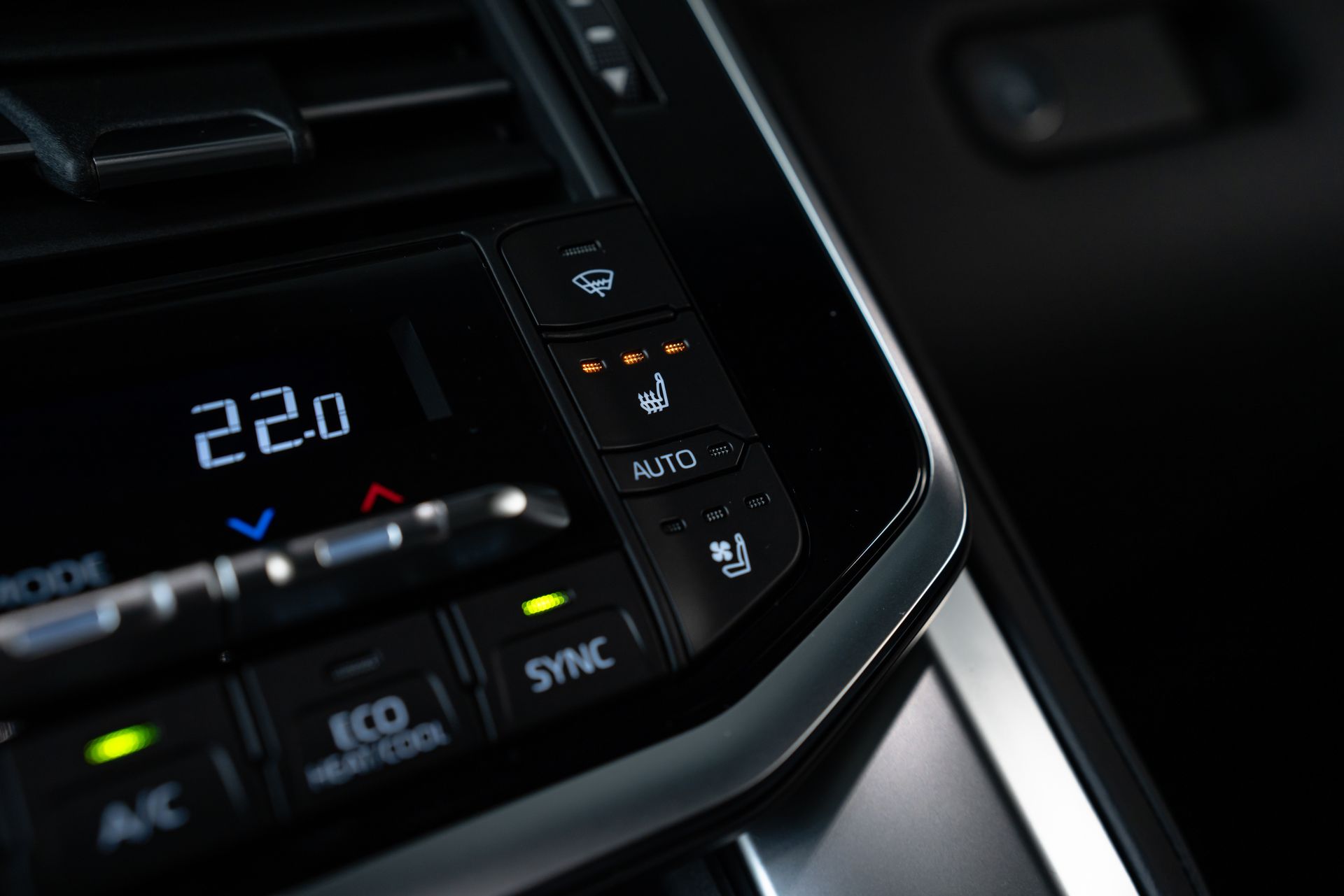 Toyota Land Cruiser VX+ (5 мест)