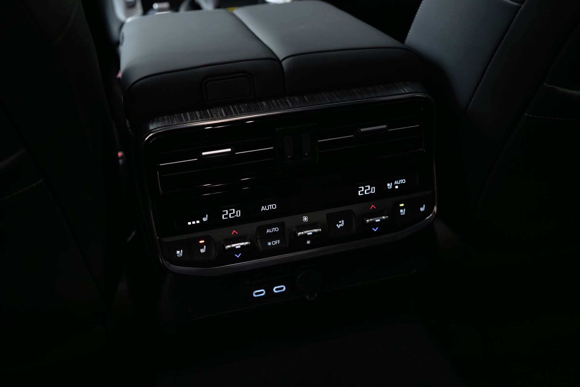 Toyota Land Cruiser VX+ (5 мест)