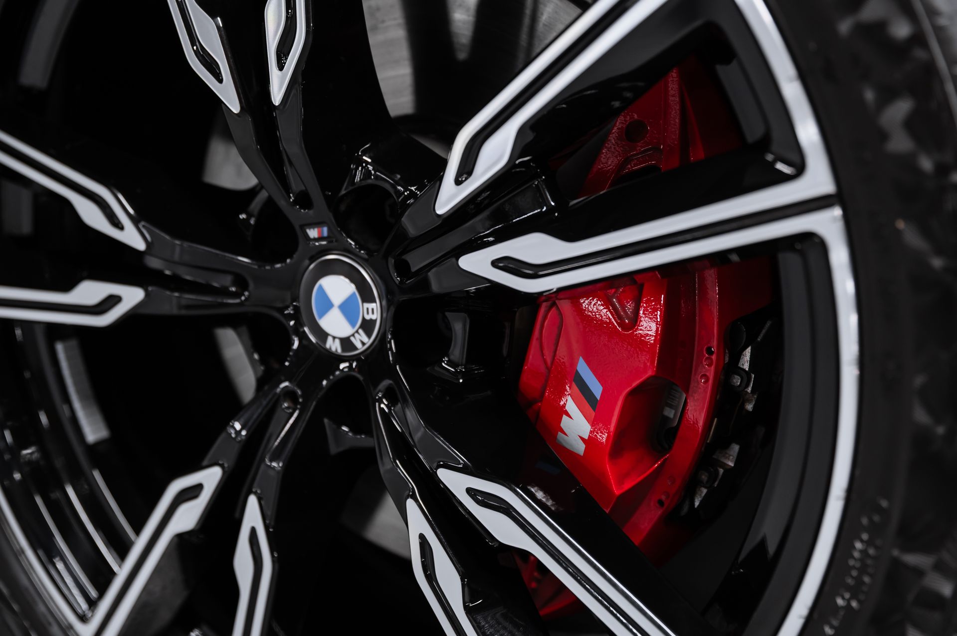 BMW X5 xDrive40d M Sport Pro черный в Crystal Car под заказ